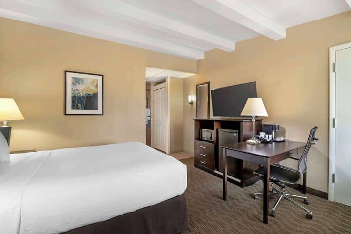 Room 21 of 94