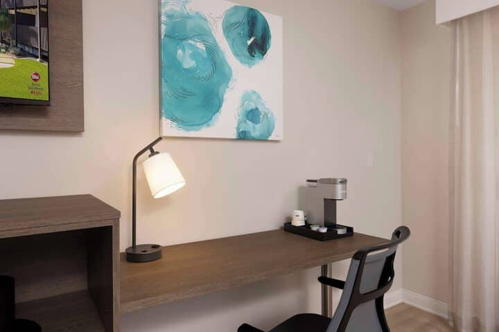 Room 15 of 37