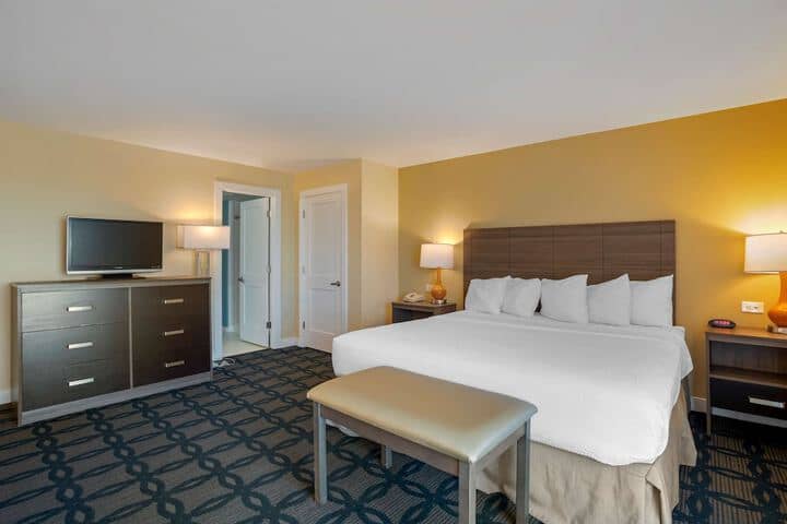 Room 10 of 46