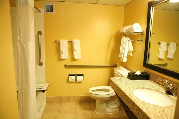 Room 13 of 16