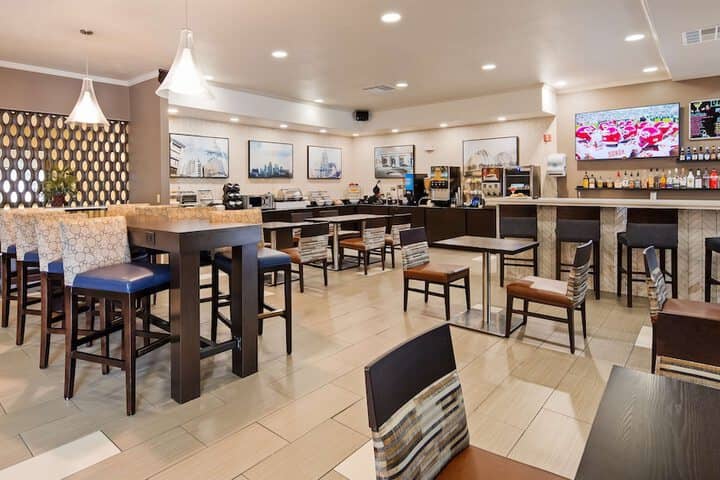 Breakfast area