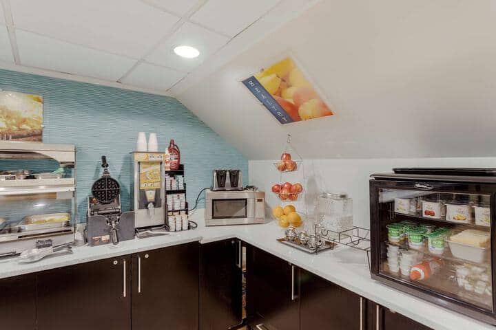 Breakfast area