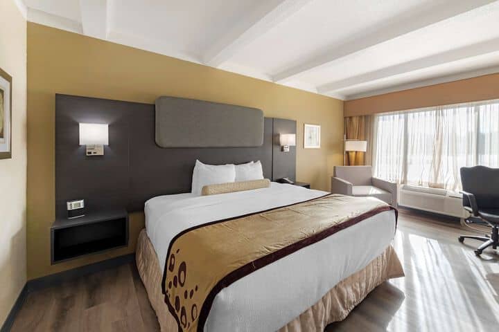 Room 7 of 35