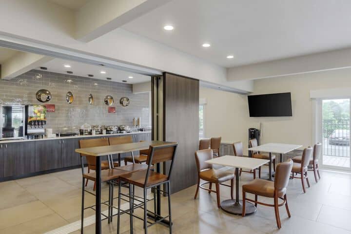 Breakfast area