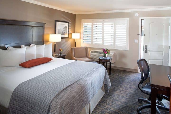 Room 4 of 46
