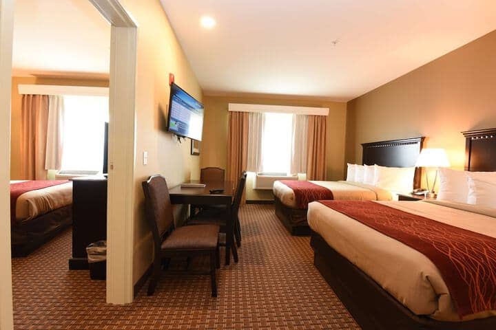 Room 10 of 76