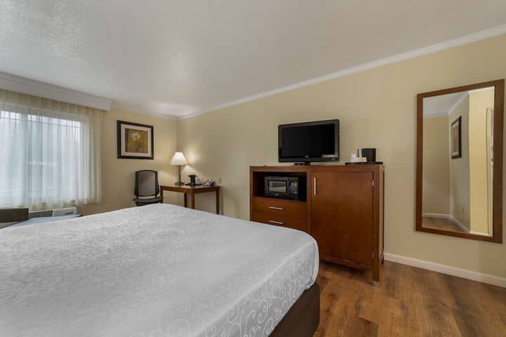 Room 15 of 38
