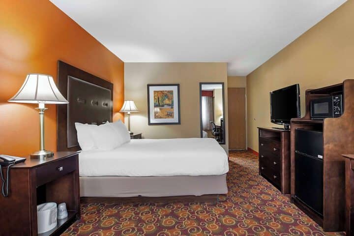 Room 18 of 48
