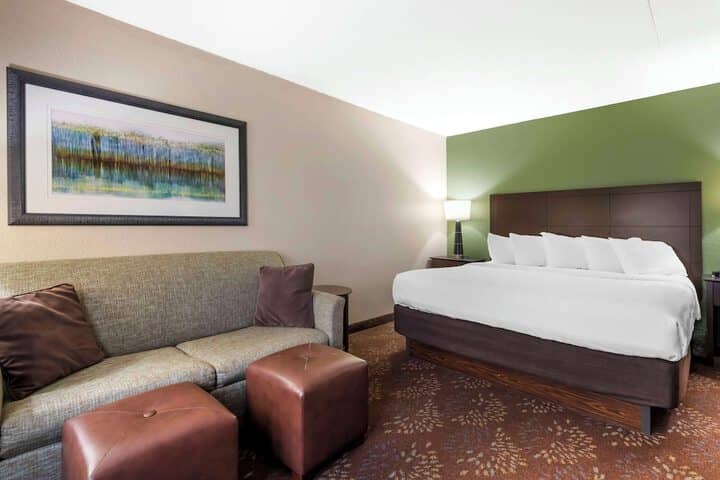Room 10 of 43
