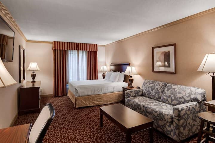 Room 14 of 37