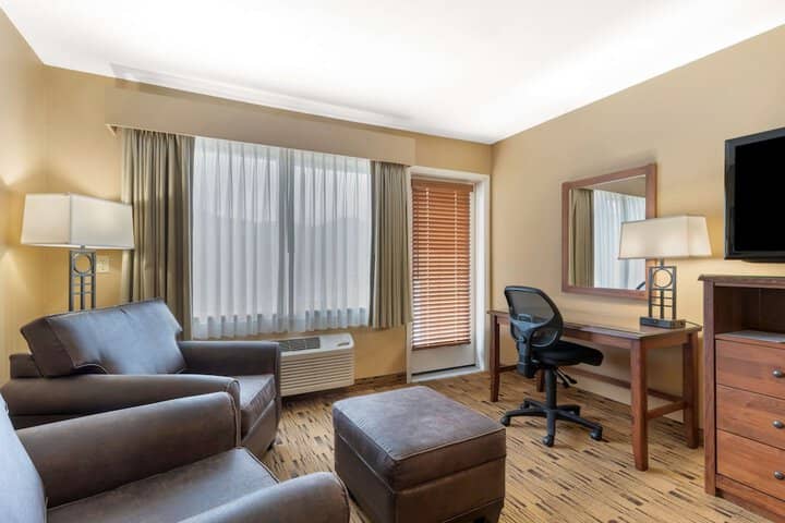 Room 17 of 37