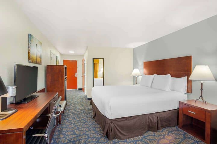 Room 18 of 39