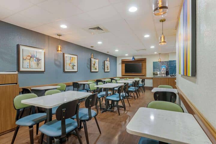 Breakfast area