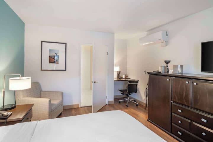 Room 18 of 38