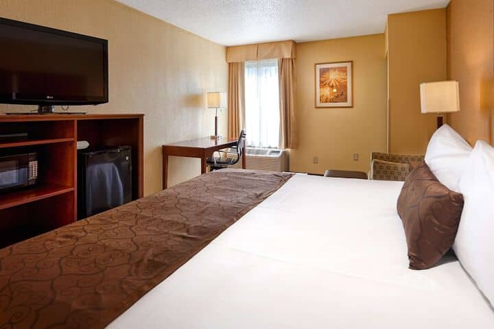 Room 12 of 32