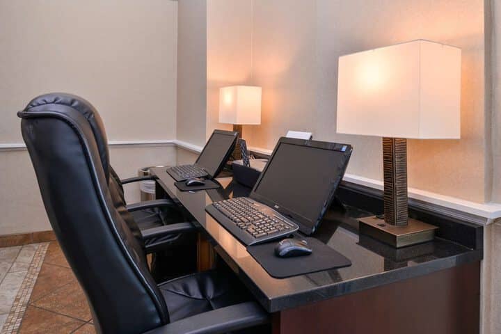 Business Center 37 of 38