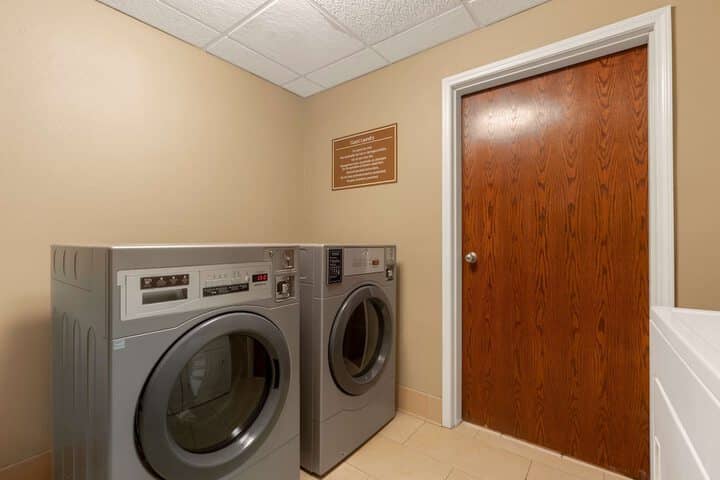 Room 25 of 38