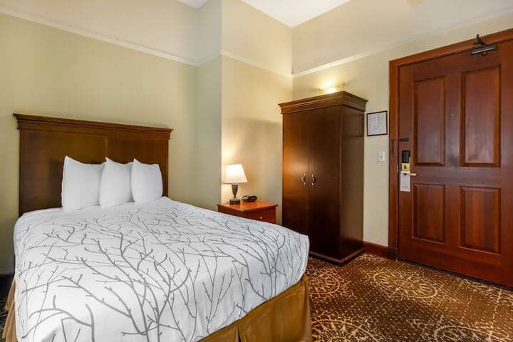 Room 29 of 49