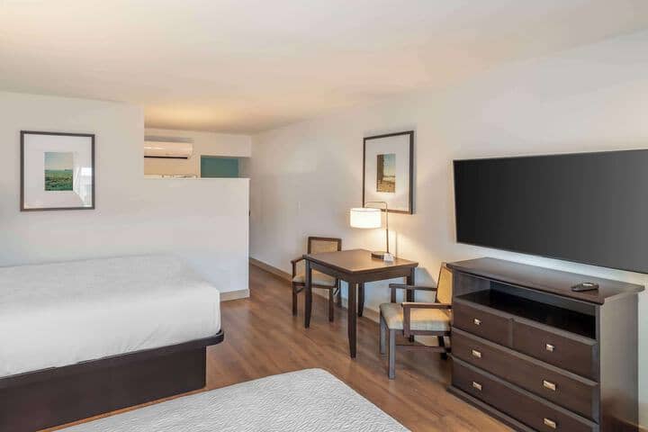 Room 7 of 38