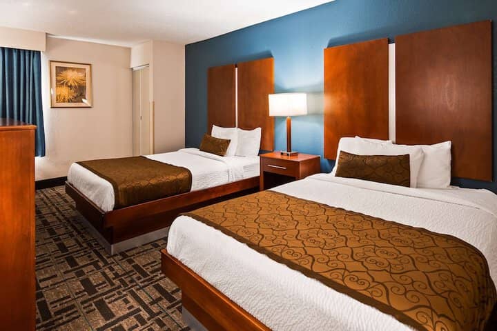 Room 5 of 32