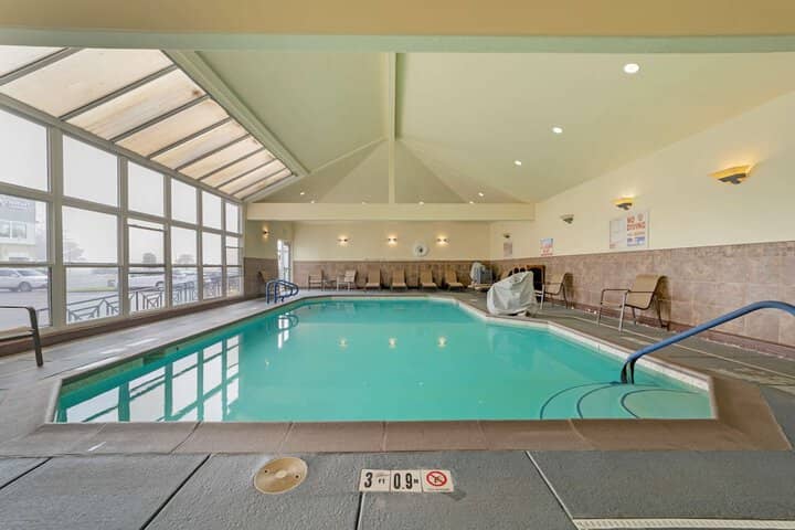 Pool 25 of 38
