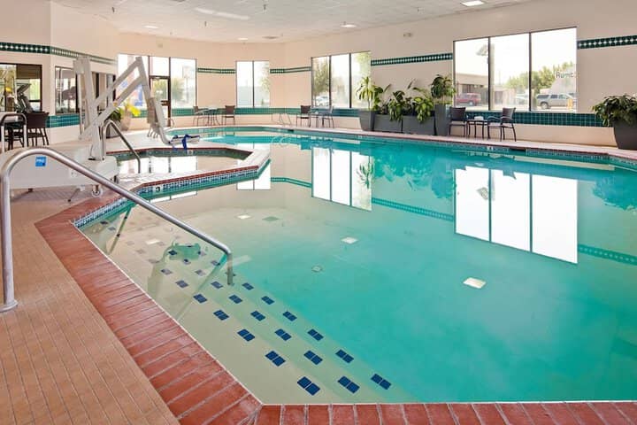Pool 24 of 31