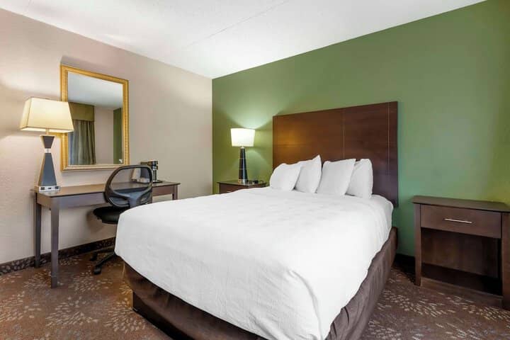 Room 13 of 43