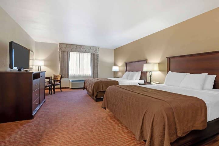 Room 16 of 40