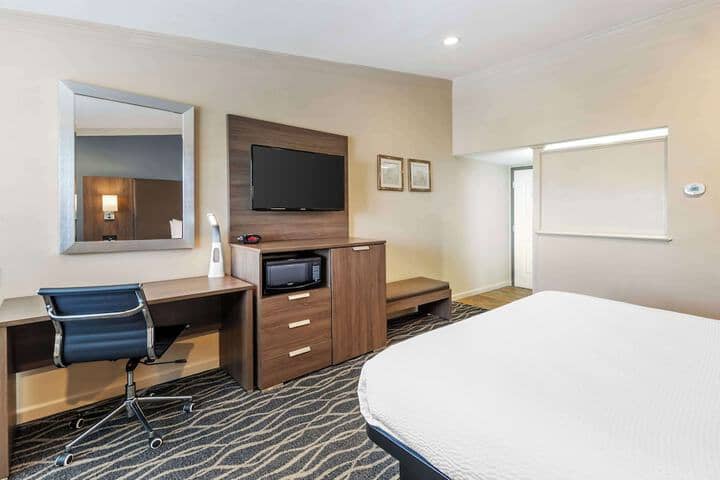 Room 11 of 42