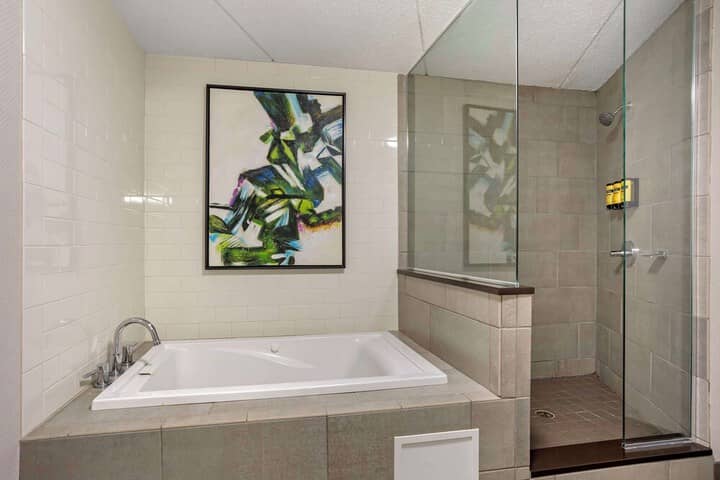 Room 35 of 60