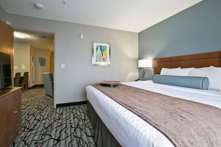 Room 33 of 63