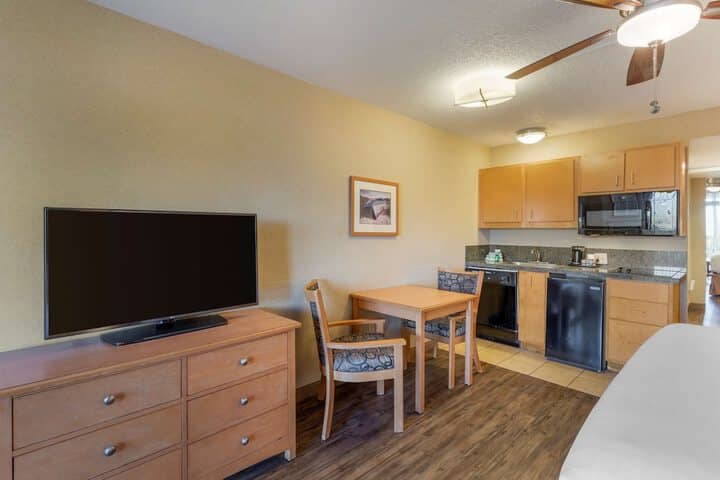 Room 18 of 76
