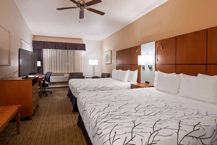 Room 16 of 62