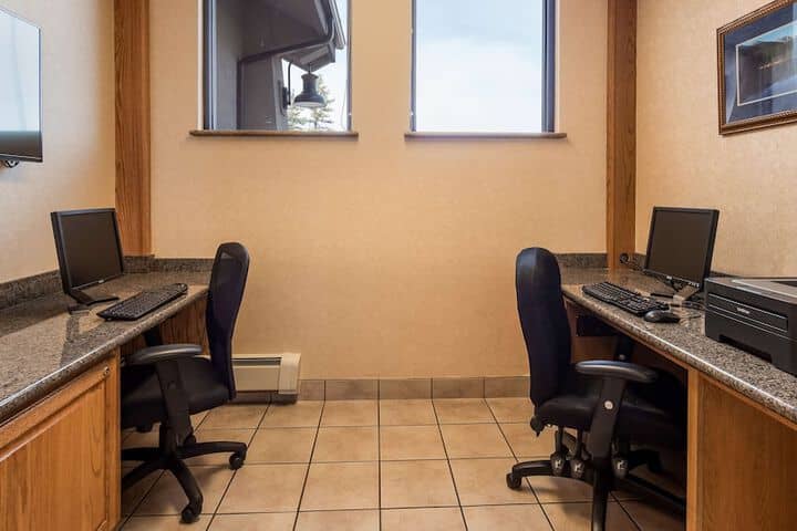Business Center 61 of 62