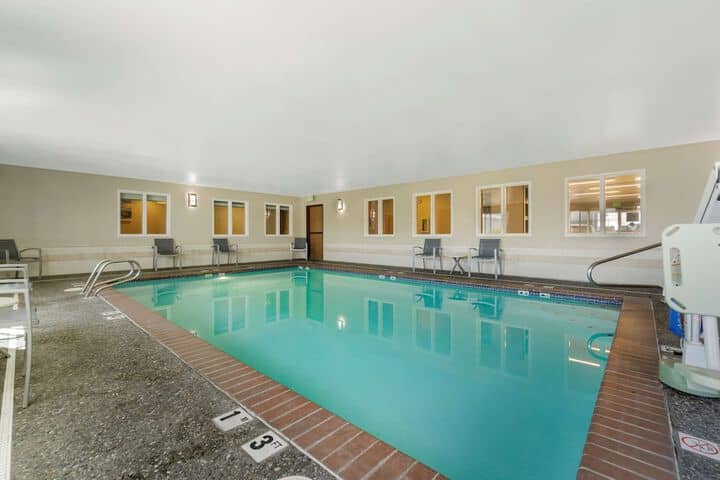 Pool 23 of 29