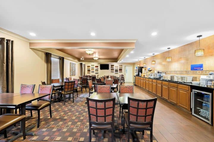 Breakfast area