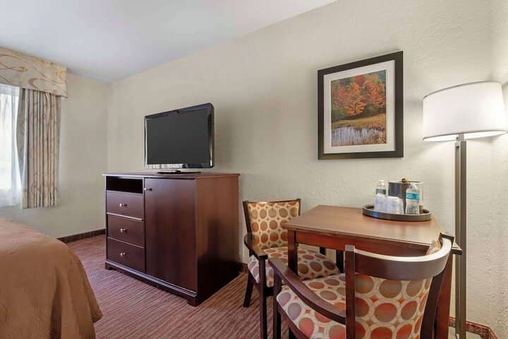 Room 15 of 40