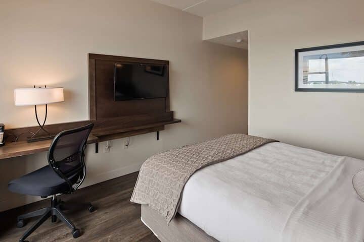 Room 4 of 22