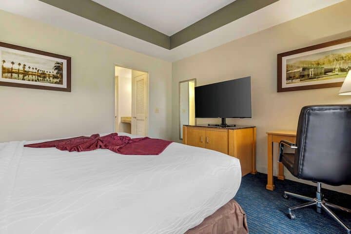Room 17 of 42