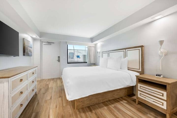 Room 44 of 131