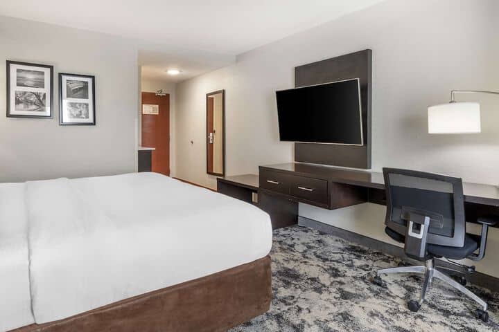 Room 5 of 44