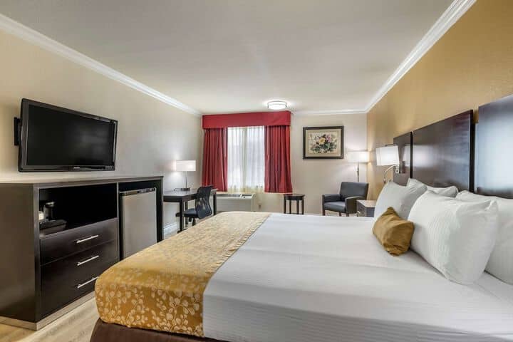 Room 15 of 32