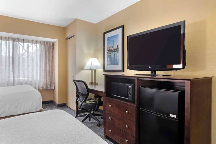 Room 10 of 48