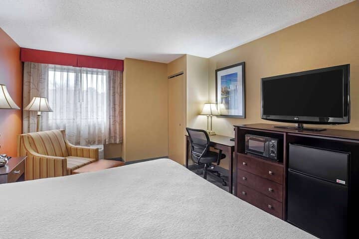 Room 22 of 48