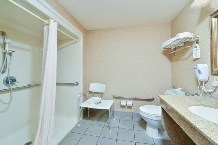 Room 7 of 13