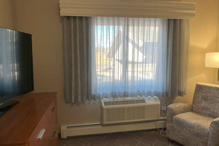 Room 28 of 62