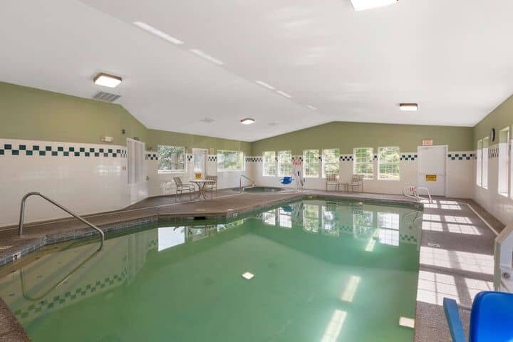Pool 31 of 37