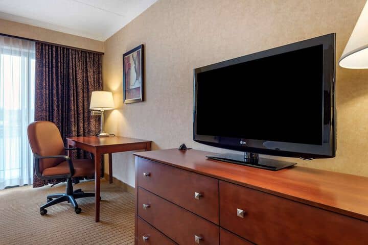 Room 9 of 48