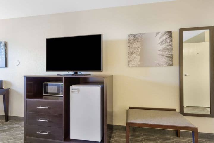 Room 4 of 29