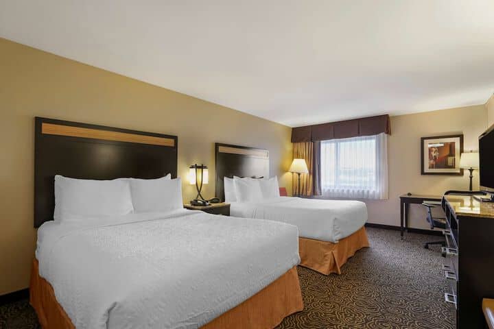 Room 4 of 34